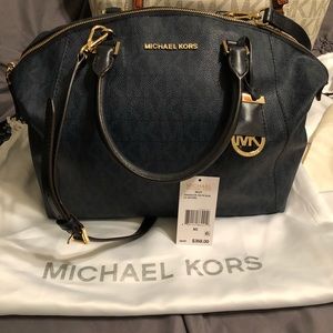 Price Drop! Gorgeous Michael Kors Satchel!